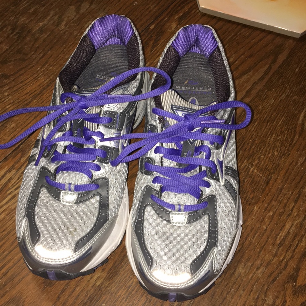 Brooks Adrenaline GTS size 7.5